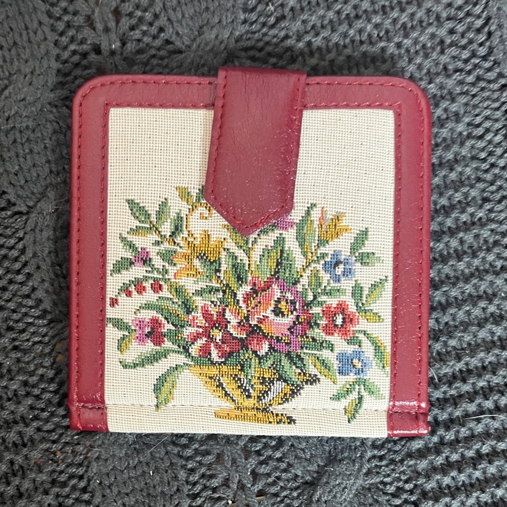 Floral Pink and Cream brocade a s leather trim Women's mirrored compact